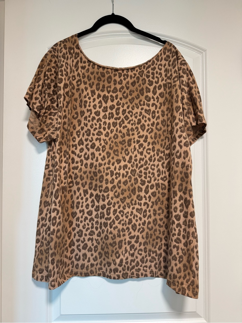 PINK Victoria's Secret Tan Leopard Print Short Sleeve Tee Off The Shoulder - Picture 4 of 4